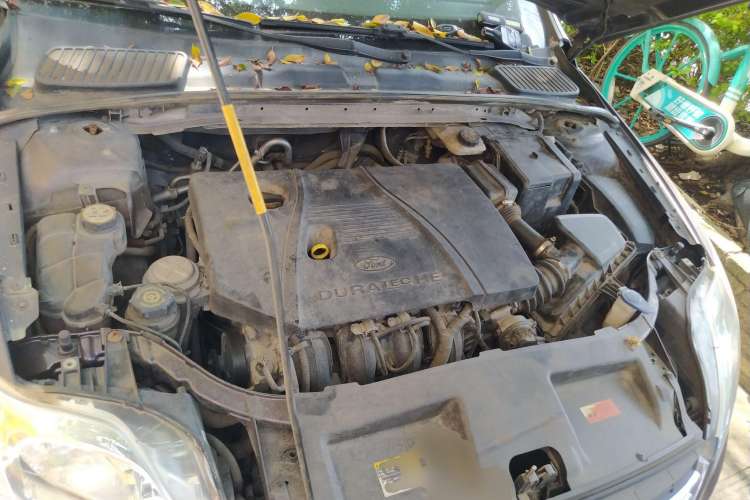 Used Ford Mondeo 2010 2.3L Luxury Version Engine Bay