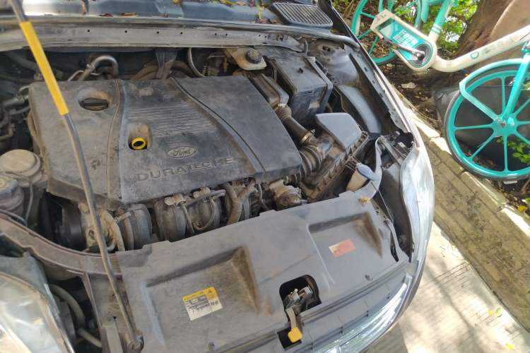Used Ford Mondeo 2010 2.3L Luxury Version Engine Bay Left