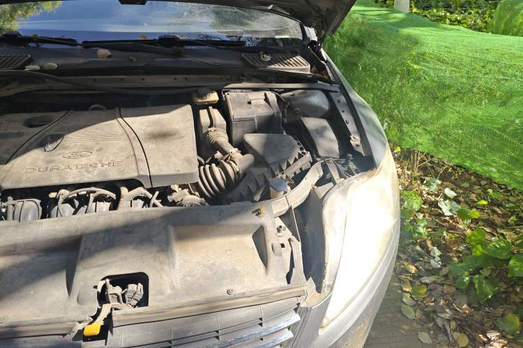 Used Ford Mondeo 2010 2.3L Fashion Edition Engine Bay Left