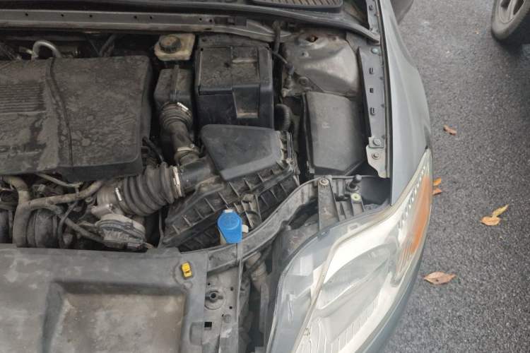 Used Ford Mondeo 2010 2.3L Luxury Version Engine Bay Left