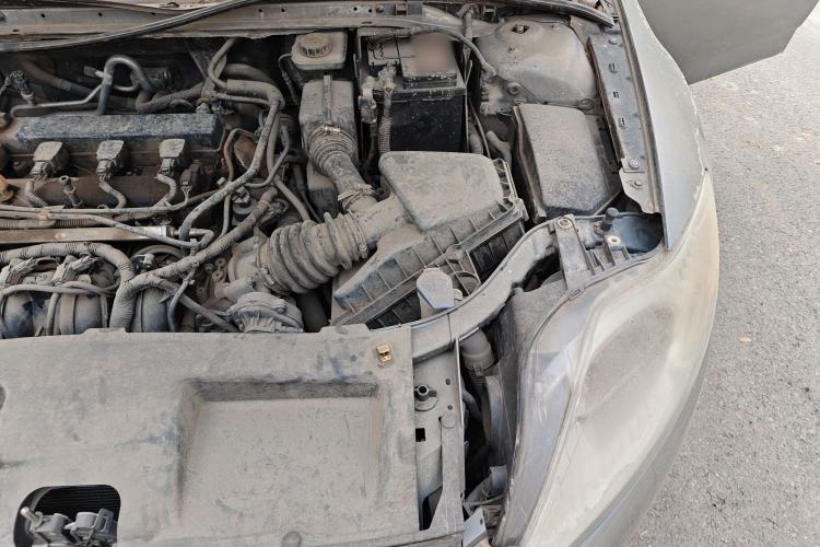 Used Ford Mondeo 2010 2.3L Luxury Version Engine Bay Left