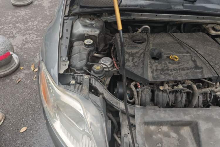 Used Ford Mondeo 2010 2.3L Luxury Version Engine Bay Right