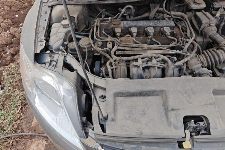 Used Ford Mondeo 2010 2.3L Luxury Version Engine Bay Right