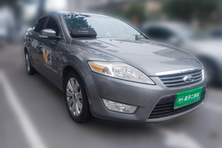 Used Ford Mondeo 2010 2.3L Luxury Version Front Right 45 Deg
