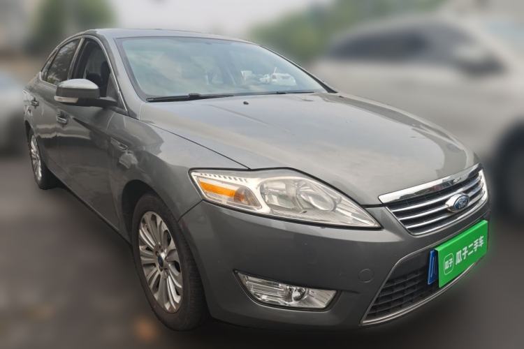 Used Ford Mondeo 2010 2.3L Luxury Version Front Right 45 Deg