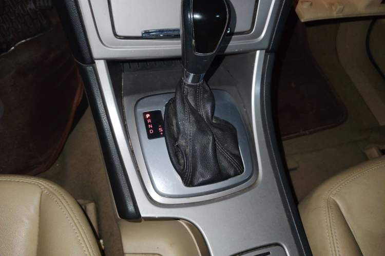 Used Ford Mondeo 2010 2.3L Fashion Edition Gear Lever