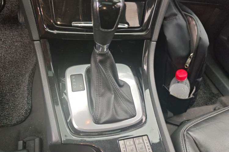 Used Ford Mondeo 2010 2.3L Luxury Version Gear Lever