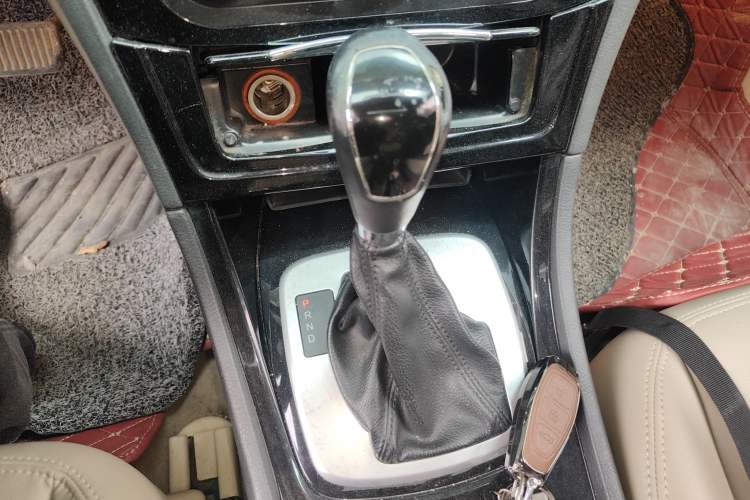Used Ford Mondeo 2010 2.3L Luxury Version Gear Lever