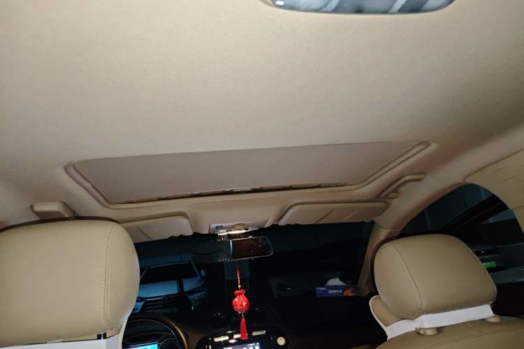 Used Ford Mondeo 2010 2.3L Luxury Version Headliner