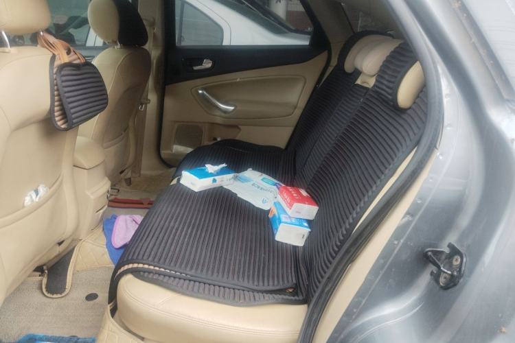 Used Ford Mondeo 2010 2.3L Luxury Version Left Rear Seat