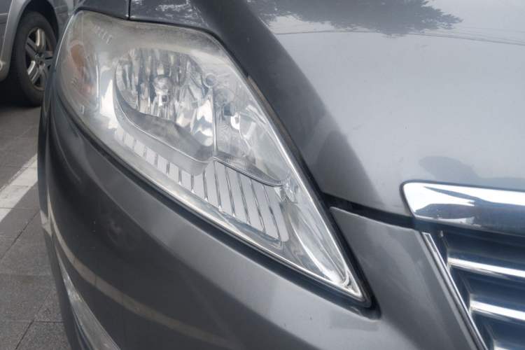 Used Ford Mondeo 2010 2.3L Luxury Version Right Front Headlight