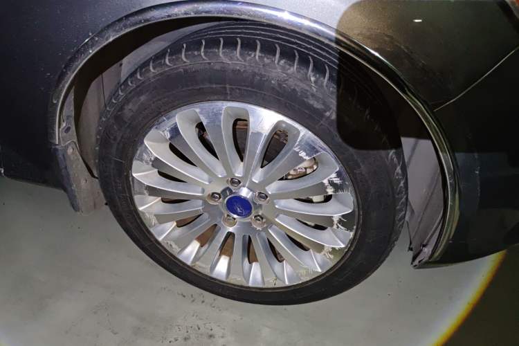 Used Ford Mondeo 2010 2.3L Luxury Version Right Front Wheel Hub