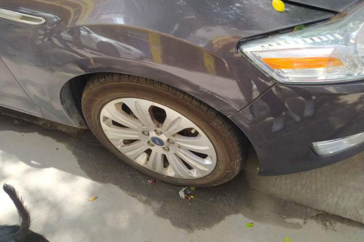 Used Ford Mondeo 2010 2.3L Luxury Version Right Front Wheel Hub