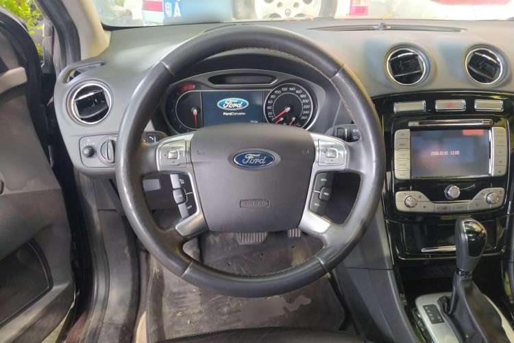 Used Ford Mondeo 2010 2.3L Luxury Version Steering Wheel
