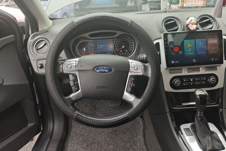 Used Ford Mondeo 2010 2.3L Luxury Version Steering Wheel