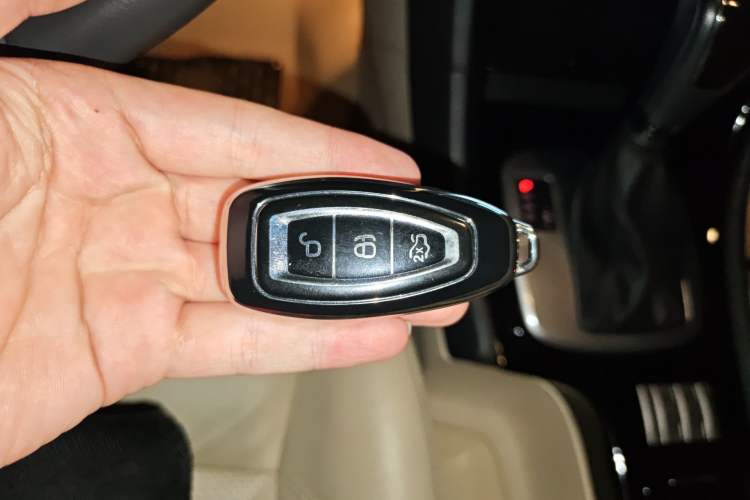 Used Ford Mondeo 2010 2.3L Luxury Version Vehicle Key