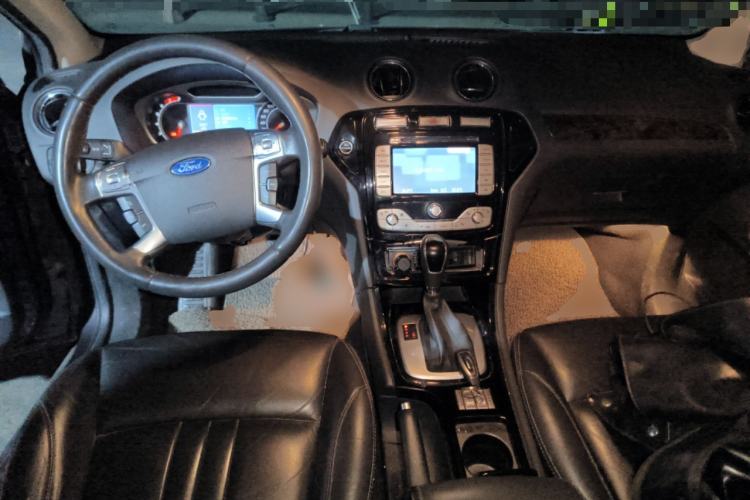 Used Ford Mondeo 2010 2.3L Luxury Version Center Console