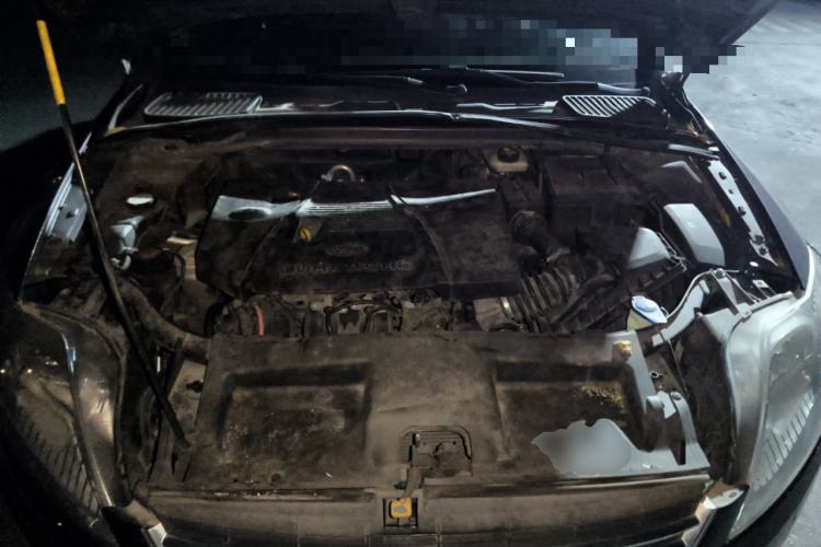 Used Ford Mondeo 2010 2.3L Luxury Version Engine Bay