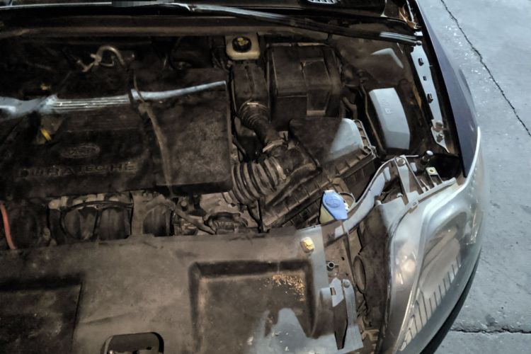 Used Ford Mondeo 2010 2.3L Luxury Version Engine Bay Left
