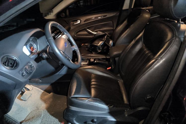 Used Ford Mondeo 2010 2.3L Luxury Version Left Front Seat