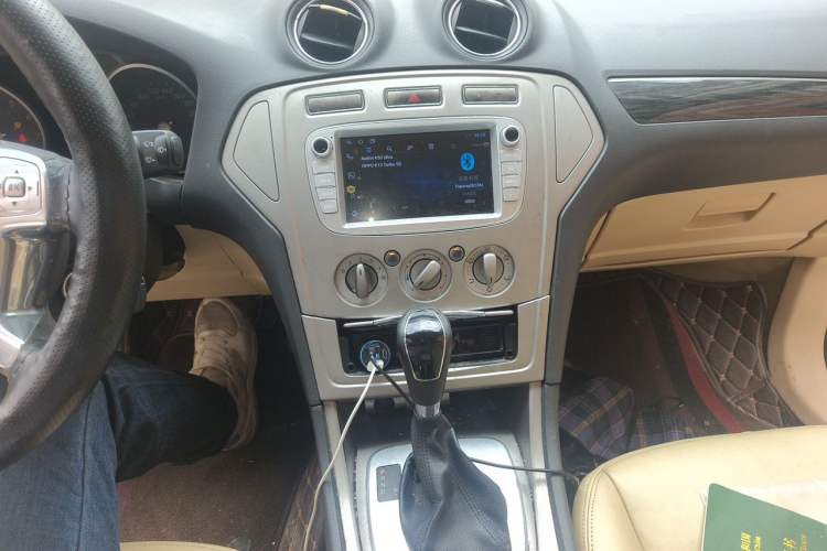 Used Ford Mondeo 2010 2.3L Fashion Edition Audio And AC Panel