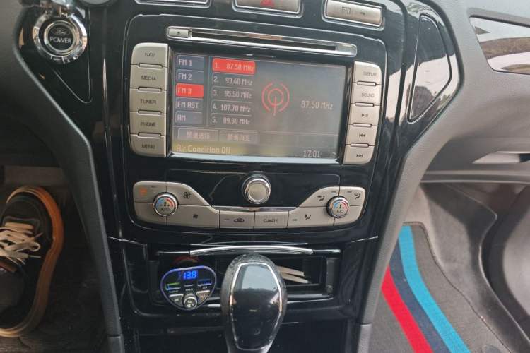 Used Ford Mondeo 2010 2.3L Luxury Version Audio And AC Panel