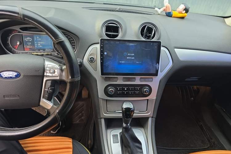 Used Ford Mondeo 2010 2.3L Luxury Version Audio And AC Panel
