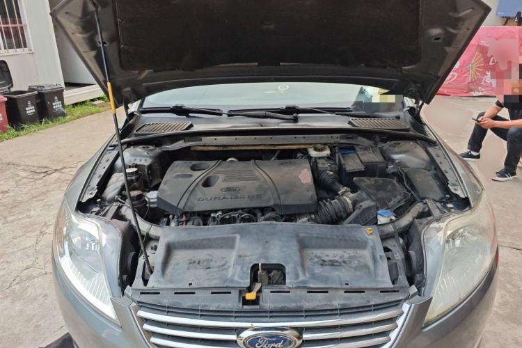 Used Ford Mondeo 2010 2.3L Luxury Version Engine Bay