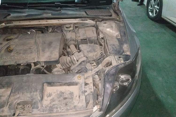 Used Ford Mondeo 2010 2.3L Fashion Edition Engine Bay Left