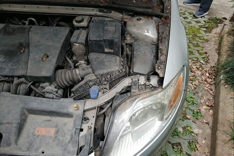Used Ford Mondeo 2010 2.3L Fashion Edition Engine Bay Left