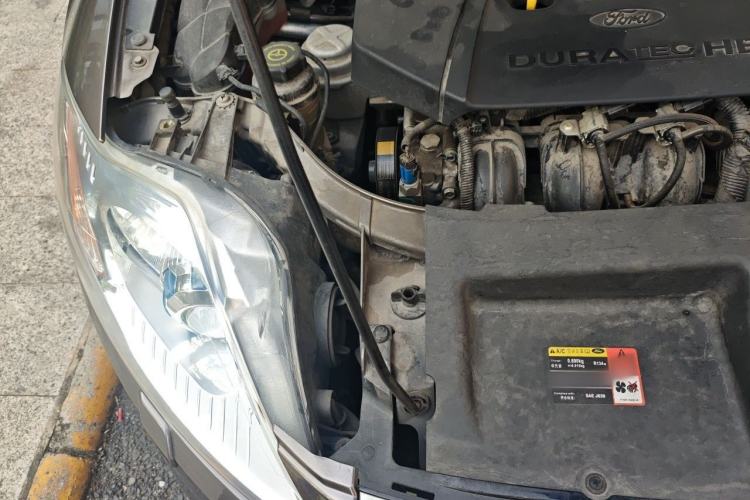 Used Ford Mondeo 2010 2.3L Luxury Sport Edition Engine Bay Right