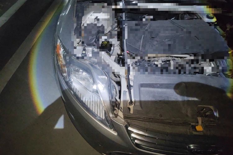 Used Ford Mondeo 2010 2.3L Luxury Version Engine Bay Right