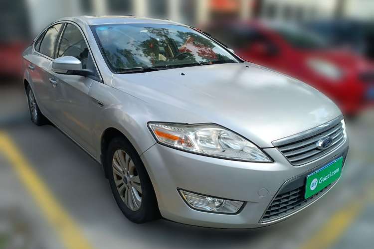 Used Ford Mondeo 2010 2.3L Fashion Edition Front Right 45 Deg