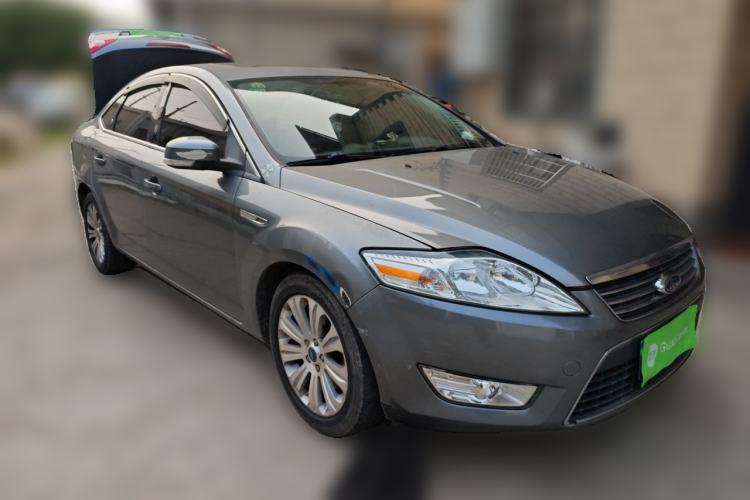 Used Ford Mondeo 2010 2.3L Luxury Version Front Right 45 Deg