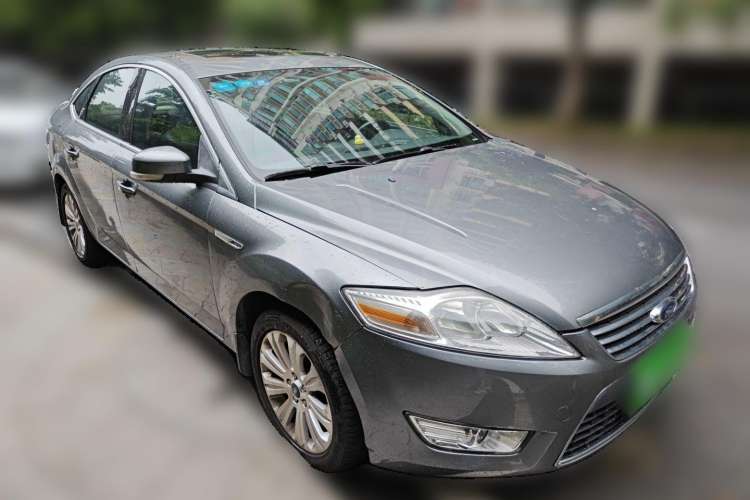 Used Ford Mondeo 2010 2.3L Luxury Version Front Right 45 Deg