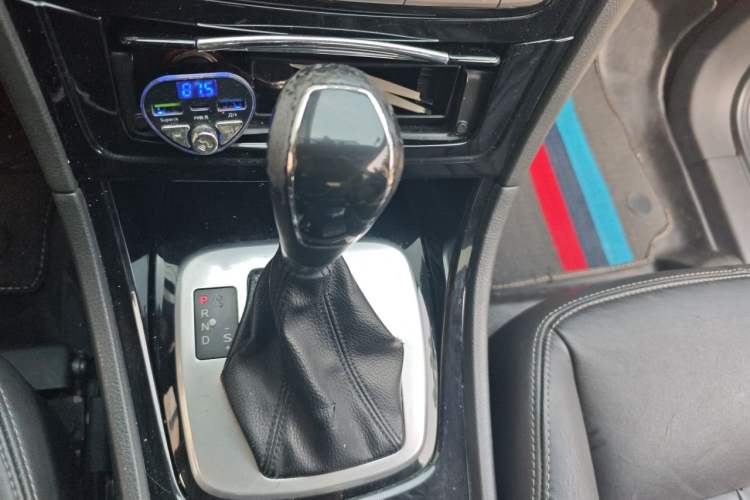 Used Ford Mondeo 2010 2.3L Luxury Version Gear Lever