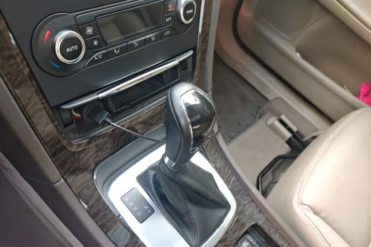 Used Ford Mondeo 2010 2.3L Luxury Sport Edition Gear Lever