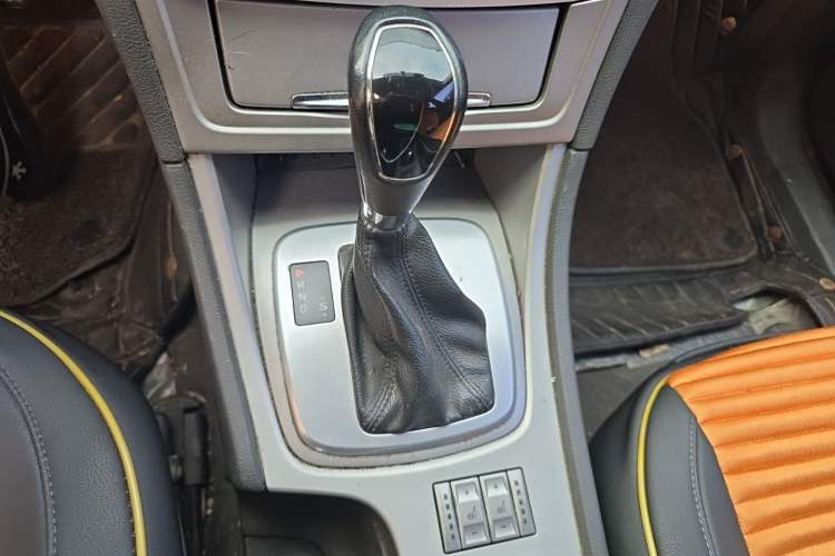 Used Ford Mondeo 2010 2.3L Luxury Version Gear Lever