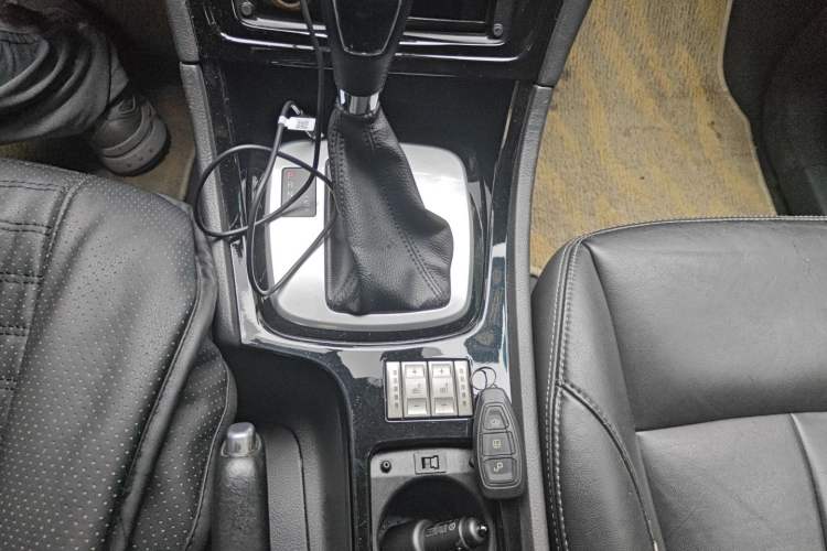Used Ford Mondeo 2010 2.3L Luxury Version Gear Lever
