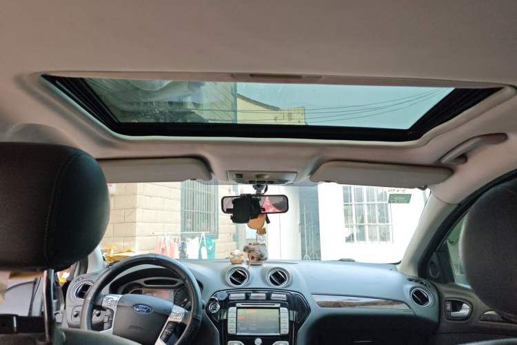 Used Ford Mondeo 2010 2.3L Luxury Version Headliner