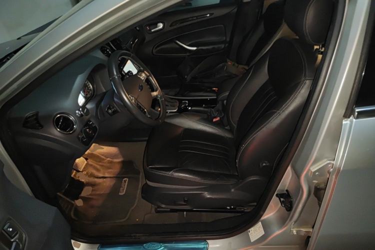 Used Ford Mondeo 2010 2.3L Luxury Version Left Front Seat