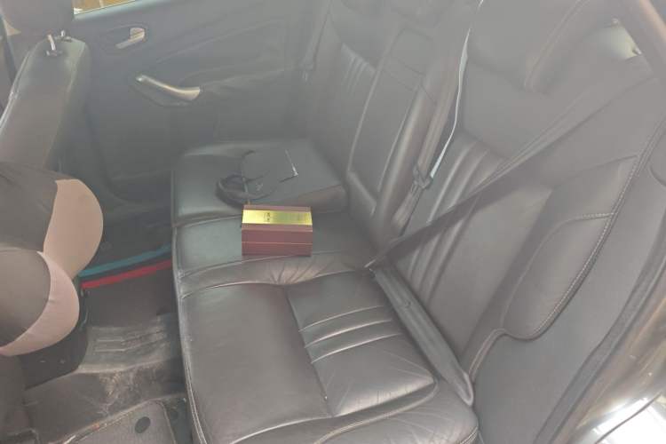 Used Ford Mondeo 2010 2.3L Luxury Version Left Rear Seat