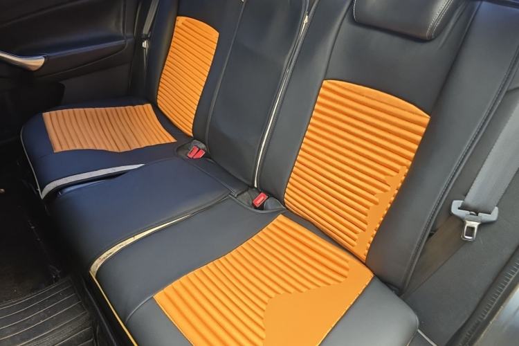 Used Ford Mondeo 2010 2.3L Luxury Version Left Rear Seat