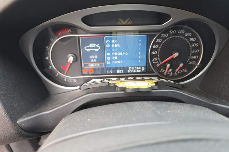 Used Ford Mondeo 2010 2.3L Luxury Version Odometer Close Up
