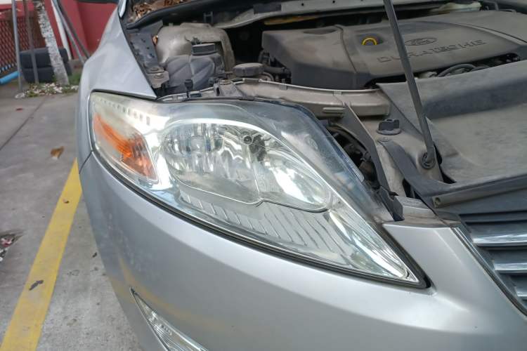 Used Ford Mondeo 2010 2.3L Fashion Edition Right Front Headlight