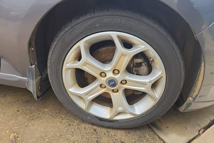 Used Ford Mondeo 2010 2.3L Luxury Version Right Front Wheel Hub