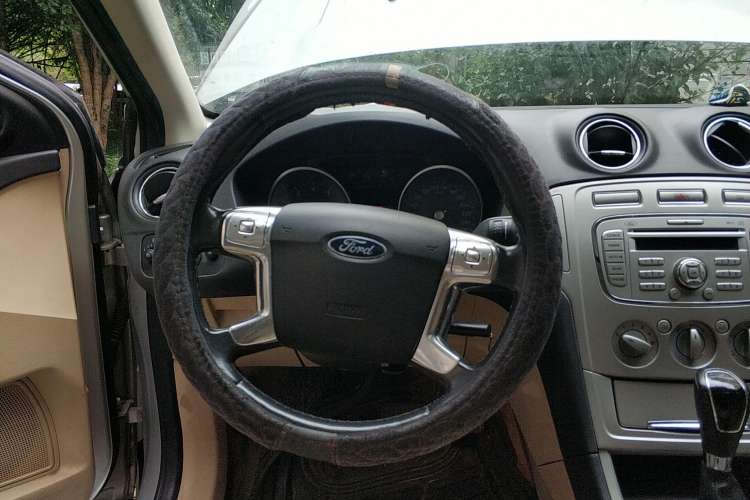 Used Ford Mondeo 2010 2.3L Fashion Edition Steering Wheel