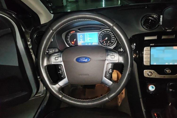 Used Ford Mondeo 2010 2.3L Luxury Version Steering Wheel