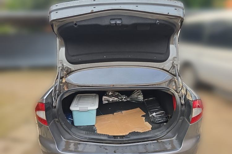 Used Ford Mondeo 2010 2.3L Luxury Version Trunk