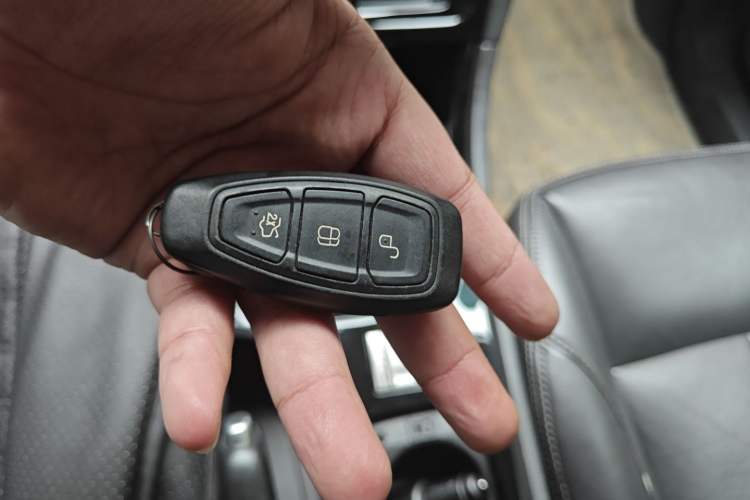 Used Ford Mondeo 2010 2.3L Luxury Version Vehicle Key